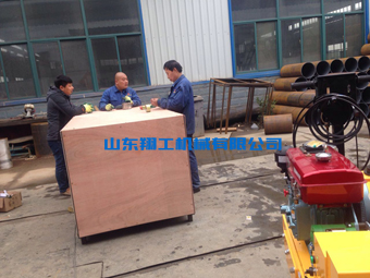 山東翔工機械小型壓路機發(fā)貨現(xiàn)場忙！