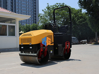 小型壓路機(jī)都有哪些特點(diǎn)呢？