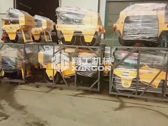 翔工機械一批小型壓路機包裝好，成功出口到國外