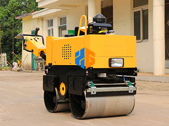 關(guān)于小型壓路機(jī)應(yīng)掌握好哪些操作技能呢？